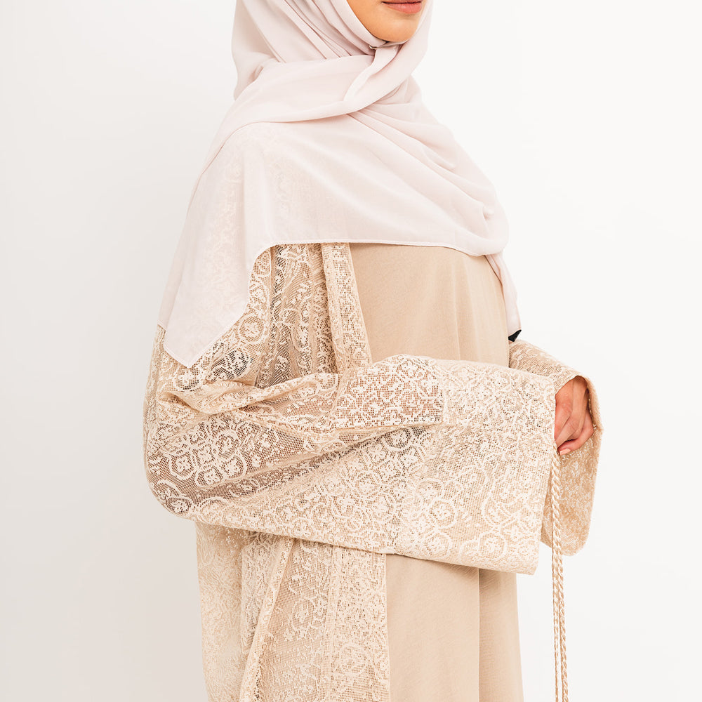 Abaya ouverte en dentelle crème