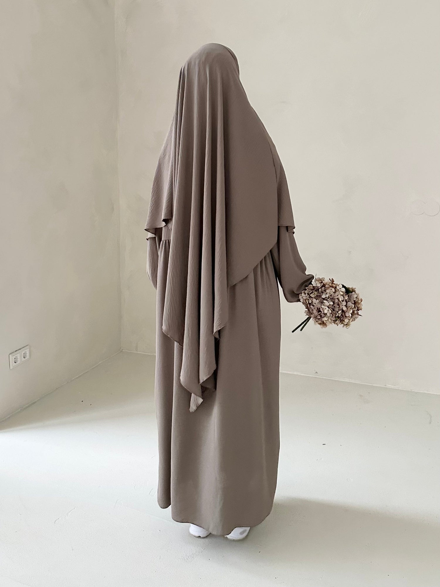 Set Abaya GIORNALIERO con khimar 